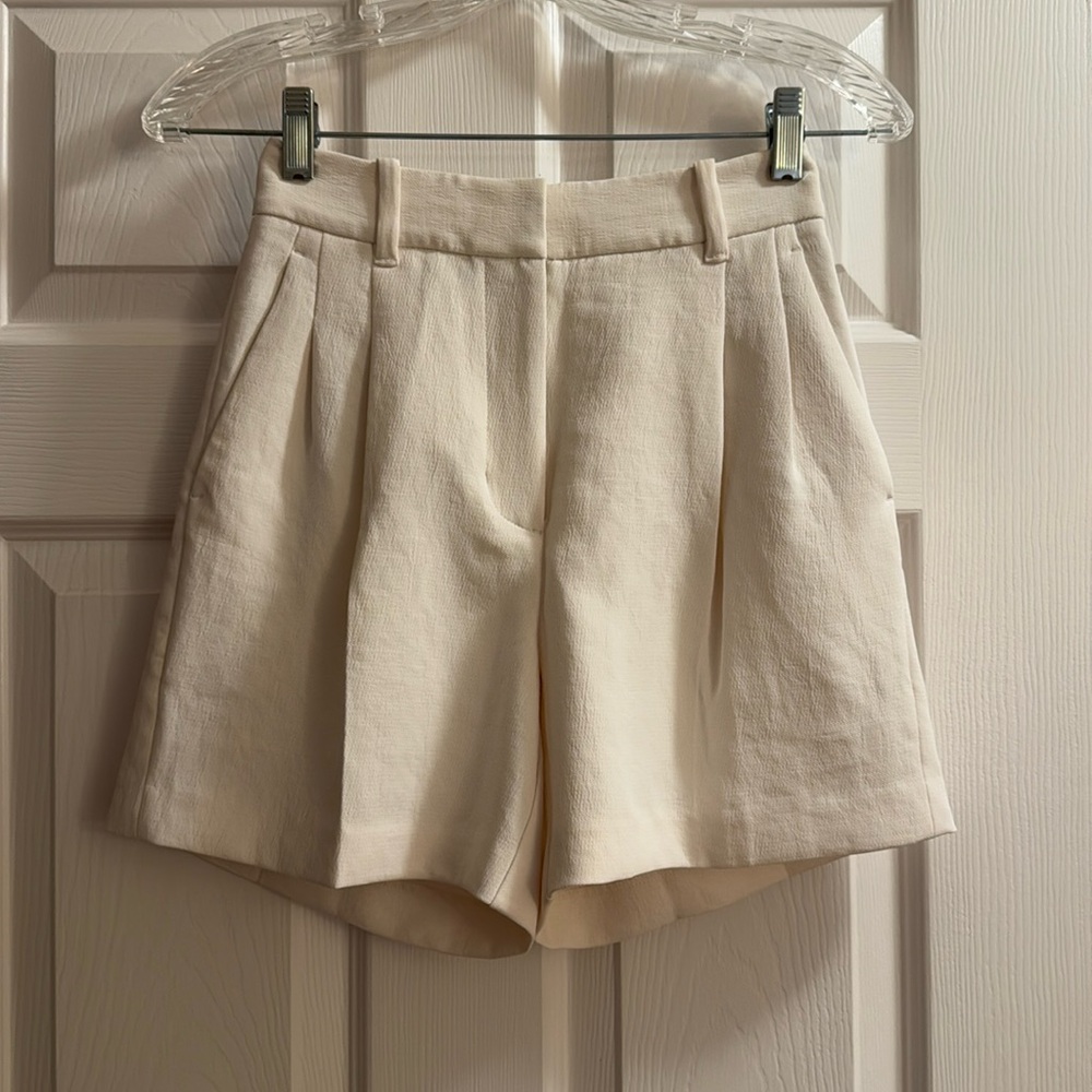 Aritzia Wilfred Light Birch Effortless 5in Shorts 0 - Picture 1 of 10